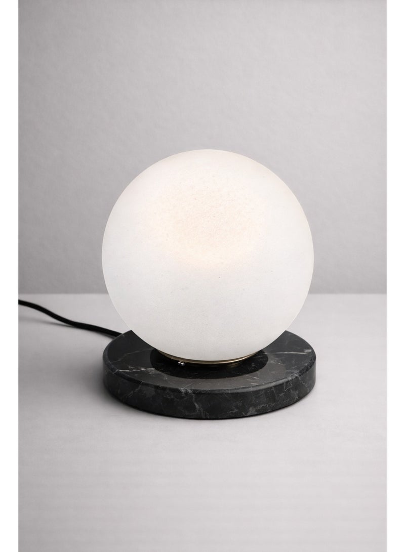 Cluc Marble Globo di vetro table lamp - black - Image 2